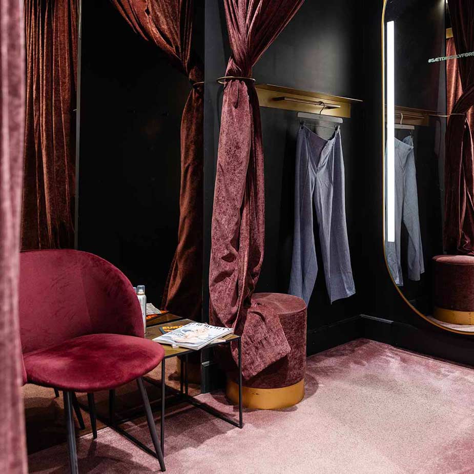 Nice fitting room at Zizzi in Frederiksberg.